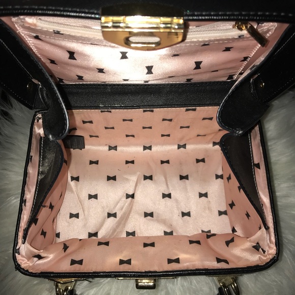 Pop Art “Snatched” Handbag - Picture 4 of 4